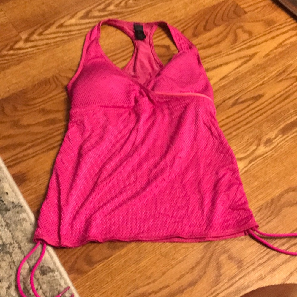 VSX sports top w padding